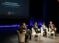 Manuel Valls, Najat Vallaud Belkacem et Bernard Cazeneuve rencontrent 150 jeunes au Site-mémorial du Camp des Milles