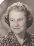 <strong>Le docteur André Donnier</strong> et son épouse Georgette sont propriétaires d'une clinique à Aix-en-Provence. En août 1942, André Donnier soigne les malades du camp. Il est admis à entrer et obtient la libération d'internés, notamment le couple Fishbach, qu'il aide à se cacher. Le couple Donnier continue son action jusqu'à la fin de l'Occupation.<br>Le 2 décembre 1991, Yad Vashem décerne à Georgette et André Donnier le titre de ' Juste parmi les Nations '.