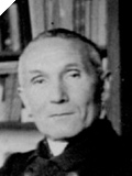 <strong>L'évêque Marius Chalve</strong> dirige le séminaire de Fontlongue à Miramas (Bouches-du-Rhône).<br>Pendant l'Occupation, il aide plusieurs familles juives à échapper à la Gestapo, sauvant notamment Israël Salzer, grand rabbin de Marseille. Profitant de ses visites au camp des Milles, il facilite également plusieurs évasions. Le 23 mai 1967, Yad Vashem a décerné à Mgr Marius Chalve le titre de ' Juste parmi les Nations '.